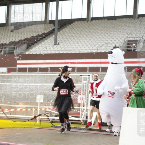 07.12.2025 - St. Pauli X-Mass-Run No. 15 Patografie http://msf.ph/oto/9379215 07.12.2025 10:12:35 Ziel 9, 18, 2758, 2760, 2770, 3040, 3428, 3514, 3551, 3557, 3585, 3799, 3834, 3836 meine-sportfotos.de