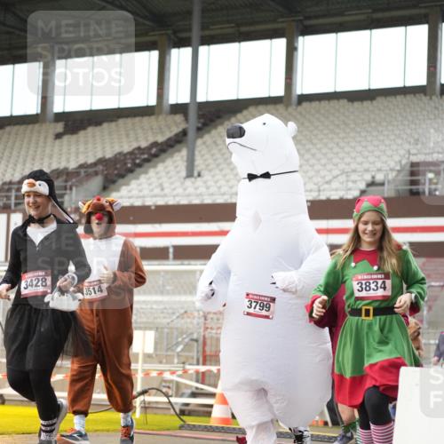 07.12.2025 - St. Pauli X-Mass-Run No. 15 Patografie http://msf.ph/oto/9379221 07.12.2025 10:12:36 Ziel 9, 18, 2758, 2760, 2770, 3040, 3428, 3514, 3551, 3557, 3585, 3799, 3834, 3836 meine-sportfotos.de