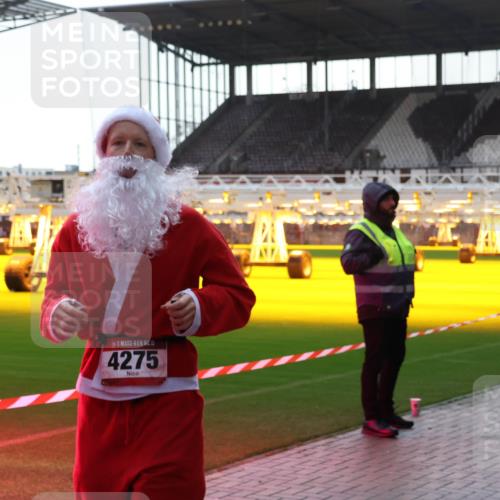 07.12.2025 - St. Pauli X-Mass-Run No. 15 Luisa Fischer http://msf.ph/oto/9379227 07.12.2025 10:32:45 Ziel 15, 4275, 456, 651, 750, 752, 1942, 1944, 2342, 2343, 2345, 2418, 3267, 3716, 3806, 3808, 4039, 4274, 4275, 4484, 4495, 4504, 4758 meine-sportfotos.de