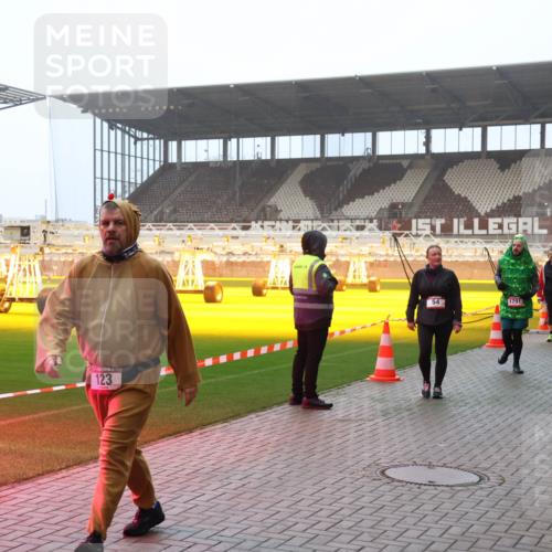 07.12.2025 - St. Pauli X-Mass-Run No. 15 Luisa Fischer http://msf.ph/oto/9379232 07.12.2025 10:06:17 Ziel 123, 54, 1791, 4553, 2, 3, 54, 123, 127, 148, 180, 363, 385, 424, 468, 512, 543, 668, 676, 805, 834, 945, 950, 967, 969, 1215, 1222, 1316, 1374, 1788, 1789, 1791, 2756, 2757, 2894, 2968, 3093, 3172, 3196, 3231, 3386, 3812, 3814, 3857, 3859, 3877, 4194, 4195, 4235, 4236, 4237, 4246, 4251, 4552, 4555, 4556, 4558, 4559, 4560 meine-sportfotos.de