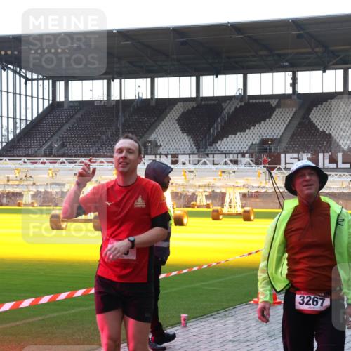 07.12.2025 - St. Pauli X-Mass-Run No. 15 Luisa Fischer http://msf.ph/oto/9379240 07.12.2025 10:32:47 Ziel 3267, 456, 651, 750, 752, 1942, 1944, 2342, 2343, 2345, 3267, 3716, 4039, 4274, 4275, 4484, 4504, 4758 meine-sportfotos.de