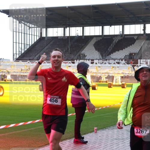 07.12.2025 - St. Pauli X-Mass-Run No. 15 Luisa Fischer http://msf.ph/oto/9379244 07.12.2025 10:32:48 Ziel 15, 456, 3267, 456, 651, 750, 752, 1942, 1944, 2342, 2343, 2345, 3267, 3716, 4039, 4274, 4275, 4758 meine-sportfotos.de