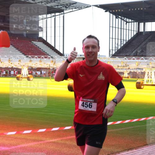 07.12.2025 - St. Pauli X-Mass-Run No. 15 Luisa Fischer http://msf.ph/oto/9379251 07.12.2025 10:32:49 Ziel 7, 15, 456, 456, 651, 750, 752, 1942, 1944, 2342, 2343, 2345, 3267, 4039, 4274, 4275, 4758 meine-sportfotos.de