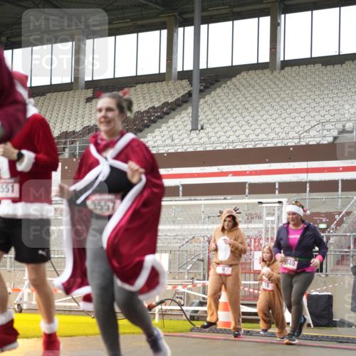 07.12.2025 - St. Pauli X-Mass-Run No. 15 Patografie http://msf.ph/oto/9379257 07.12.2025 10:12:38 Ziel 9, 18, 2758, 2760, 2770, 3040, 3428, 3514, 3551, 3557, 3585, 3799, 3834, 3836 meine-sportfotos.de