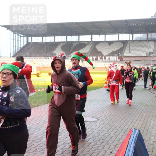 07.12.2025 - St. Pauli X-Mass-Run No. 15 Luisa Fischer http://msf.ph/oto/9379277 07.12.2025 10:06:29 Ziel 891, 5, 3857, 834, 59, 4194, 4195, 2, 3, 54, 123, 127, 148, 180, 187, 363, 385, 424, 468, 512, 676, 805, 834, 893, 945, 967, 969, 1119, 1215, 1222, 1788, 1789, 1791, 1832, 1937, 2756, 2757, 2894, 2968, 3093, 3172, 3196, 3231, 3812, 3814, 3857, 3859, 3877, 4194, 4195, 4235, 4236, 4237, 4246, 4251, 4552, 4555, 4559, 4560, 4657, 4665, 4670, 4672, 4676, 4677, 4736, 4739 meine-sportfotos.de