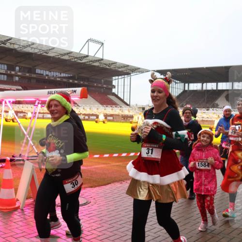 07.12.2025 - St. Pauli X-Mass-Run No. 15 Luisa Fischer http://msf.ph/oto/9379292 07.12.2025 11:11:12 Ziel 30, 15, 31, 1584, 15, 066, 29, 30, 31, 42, 48, 49, 53, 122, 134, 660, 667, 669, 745, 980, 1064, 1066, 1298, 1299, 1380, 1398, 1400, 1402, 1584, 1626, 1692, 1694, 1697, 1739, 1740, 2371, 2616, 3124, 3136, 4574 meine-sportfotos.de