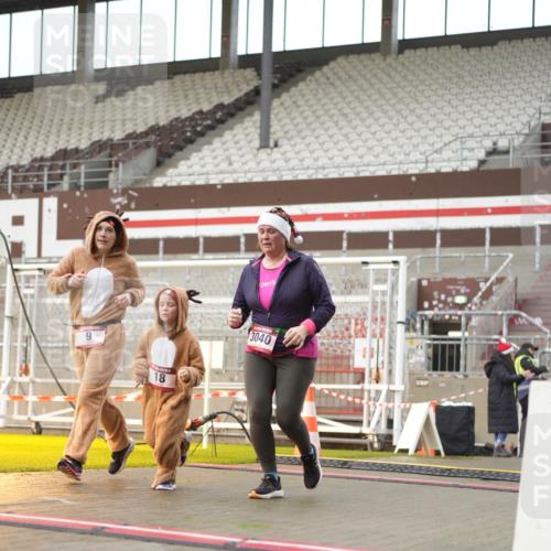 07.12.2025 - St. Pauli X-Mass-Run No. 15 Patografie http://msf.ph/oto/9379296 07.12.2025 10:12:39 Ziel 9, 18, 938, 2758, 2760, 2770, 3040, 3428, 3514, 3551, 3557, 3585, 3799, 3834, 3836 meine-sportfotos.de