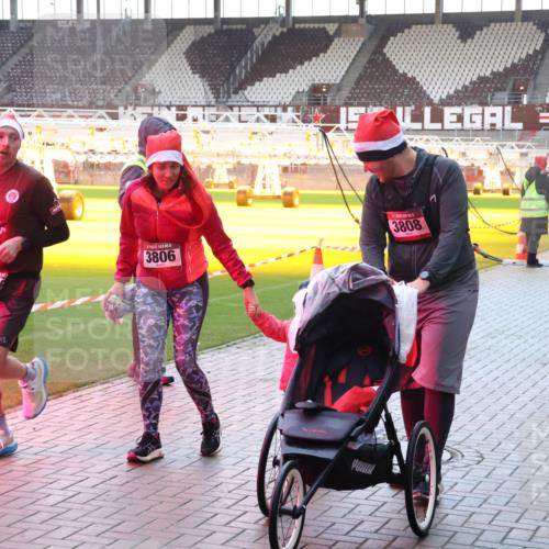 07.12.2025 - St. Pauli X-Mass-Run No. 15 Luisa Fischer http://msf.ph/oto/9379299 07.12.2025 10:33:14 Ziel 2486, 3806, 15, 3808, 456, 651, 2486, 4758 meine-sportfotos.de