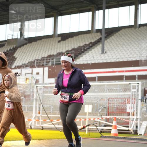 07.12.2025 - St. Pauli X-Mass-Run No. 15 Patografie http://msf.ph/oto/9379305 07.12.2025 10:12:40 Ziel 9, 18, 938, 2758, 2760, 2770, 3040, 3428, 3514, 3551, 3557, 3585, 3799, 3834, 3836 meine-sportfotos.de