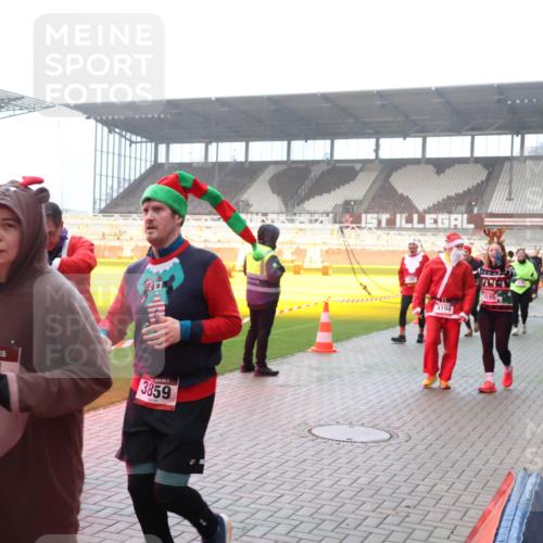 07.12.2025 - St. Pauli X-Mass-Run No. 15 Luisa Fischer http://msf.ph/oto/9379306 07.12.2025 10:06:30 Ziel 834, 3859, 4194, 4195, 2, 3, 34, 54, 123, 127, 148, 180, 187, 363, 385, 424, 468, 512, 676, 805, 834, 893, 945, 967, 969, 1119, 1215, 1222, 1788, 1789, 1791, 1832, 1937, 1946, 2756, 2757, 2894, 2968, 3093, 3172, 3196, 3231, 3812, 3814, 3857, 3859, 3877, 4194, 4195, 4235, 4236, 4237, 4246, 4251, 4552, 4555, 4559, 4560, 4657, 4665, 4670, 4672, 4676, 4677, 4736, 4739 meine-sportfotos.de