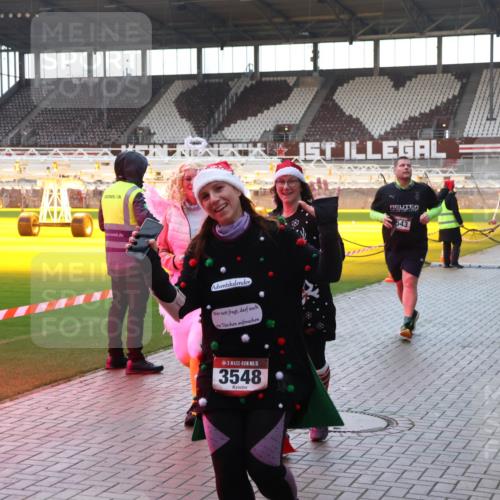 07.12.2025 - St. Pauli X-Mass-Run No. 15 Luisa Fischer http://msf.ph/oto/9379369 07.12.2025 10:33:51 Ziel 15, 3548, 1, 543, 83, 498, 828, 1268, 1329, 2054, 2065, 2486, 3543, 3548, 3791, 3901, 3902 meine-sportfotos.de