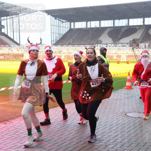 07.12.2025 - St. Pauli X-Mass-Run No. 15 Luisa Fischer http://msf.ph/oto/9379372 07.12.2025 10:06:37 Ziel 1788, 180, 425, 4194, 2, 3, 34, 54, 127, 148, 180, 187, 424, 468, 512, 562, 676, 805, 834, 893, 967, 969, 1119, 1369, 1479, 1480, 1788, 1789, 1791, 1832, 1937, 1946, 2756, 2757, 2894, 2968, 3093, 3172, 3196, 3213, 3232, 3534, 3535, 3536, 3537, 3812, 3814, 3857, 3859, 3877, 4194, 4195, 4235, 4236, 4237, 4246, 4251, 4459, 4657, 4665, 4670, 4672, 4676, 4677, 4736, 4739 meine-sportfotos.de