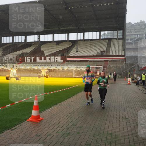 07.12.2025 - St. Pauli X-Mass-Run No. 15 Fabian Wolf http://msf.ph/oto/9379373 07.12.2025 10:07:41 Ziel 1447, 1449, 1543, 1905, 3003 meine-sportfotos.de