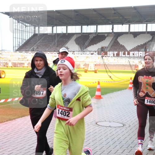07.12.2025 - St. Pauli X-Mass-Run No. 15 Luisa Fischer http://msf.ph/oto/9379390 07.12.2025 11:11:17 Ziel 15, 1380, 15, 497, 15, 1402, 1, 1400, 29, 30, 31, 48, 49, 53, 122, 134, 660, 667, 669, 697, 698, 745, 1064, 1066, 1380, 1398, 1400, 1402, 1518, 1519, 1584, 1626, 1692, 1694, 1697, 1739, 1740, 2258, 2616, 3124, 3136, 4574 meine-sportfotos.de