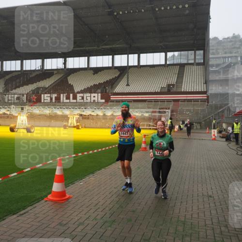 07.12.2025 - St. Pauli X-Mass-Run No. 15 Fabian Wolf http://msf.ph/oto/9379399 07.12.2025 10:07:42 Ziel 1447, 1449, 1543, 1905, 3003 meine-sportfotos.de