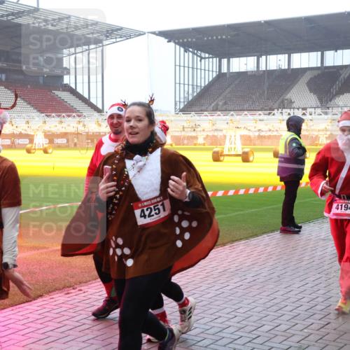 07.12.2025 - St. Pauli X-Mass-Run No. 15 Luisa Fischer http://msf.ph/oto/9379403 07.12.2025 10:06:37 Ziel 15, 1788, 4251, 4194, 2, 3, 34, 54, 127, 148, 180, 187, 424, 468, 512, 562, 676, 805, 834, 893, 967, 969, 1119, 1369, 1479, 1480, 1788, 1789, 1791, 1832, 1937, 1946, 2756, 2757, 2894, 2968, 3093, 3172, 3196, 3213, 3232, 3534, 3535, 3536, 3537, 3812, 3814, 3857, 3859, 3877, 4194, 4195, 4235, 4236, 4237, 4246, 4251, 4459, 4657, 4665, 4670, 4672, 4676, 4677, 4736, 4739 meine-sportfotos.de