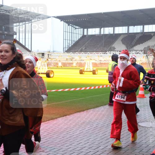 07.12.2025 - St. Pauli X-Mass-Run No. 15 Luisa Fischer http://msf.ph/oto/9379406 07.12.2025 10:06:38 Ziel 1, 4194, 4246, 2, 3, 34, 54, 127, 148, 180, 187, 424, 468, 562, 676, 805, 834, 893, 967, 969, 1119, 1369, 1479, 1480, 1788, 1789, 1791, 1832, 1937, 1946, 2756, 2757, 2894, 2968, 3093, 3172, 3196, 3213, 3232, 3534, 3535, 3536, 3537, 3812, 3814, 3857, 3859, 3877, 4194, 4195, 4235, 4236, 4237, 4246, 4251, 4459, 4657, 4665, 4670, 4672, 4676, 4677, 4736, 4739 meine-sportfotos.de