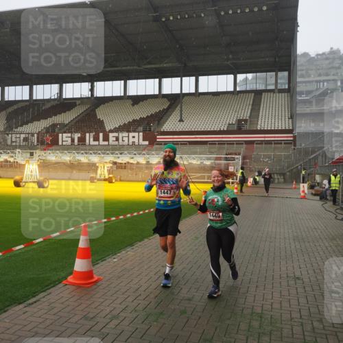 07.12.2025 - St. Pauli X-Mass-Run No. 15 Fabian Wolf http://msf.ph/oto/9379407 07.12.2025 10:07:42 Ziel 1447, 1449, 1543, 1905, 3003 meine-sportfotos.de