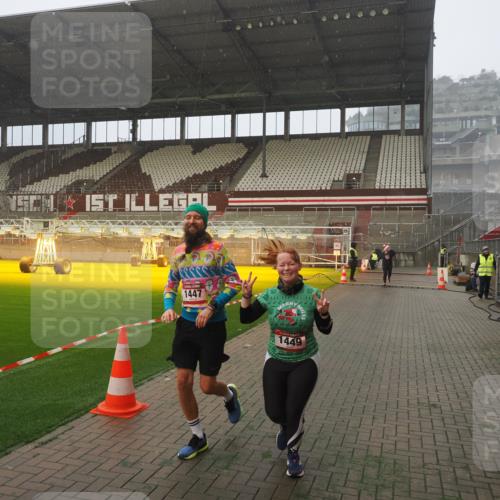 07.12.2025 - St. Pauli X-Mass-Run No. 15 Fabian Wolf http://msf.ph/oto/9379423 07.12.2025 10:07:42 Ziel 1447, 1449, 1543, 1905, 3003 meine-sportfotos.de