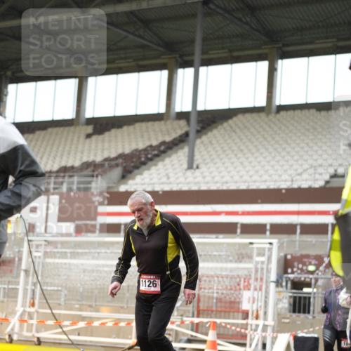 07.12.2025 - St. Pauli X-Mass-Run No. 15 Patografie http://msf.ph/oto/9379447 07.12.2025 10:13:05 Ziel 80, 1044, 1126, 1397, 1733, 2711, 2712, 3588, 3589, 4081, 4082, 4083, 4487, 4664 meine-sportfotos.de