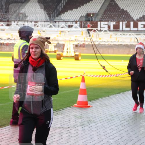 07.12.2025 - St. Pauli X-Mass-Run No. 15 Luisa Fischer http://msf.ph/oto/9379469 07.12.2025 10:35:00 Ziel 06, 3, 15, 137, 493, 578, 2212, 2639, 3389, 3390, 4276, 4277, 4309, 4310, 4316, 4317, 4336, 4337 meine-sportfotos.de