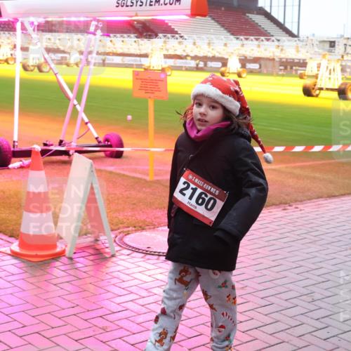 07.12.2025 - St. Pauli X-Mass-Run No. 15 Luisa Fischer http://msf.ph/oto/9379470 07.12.2025 11:11:22 Ziel 15, 2160, 29, 30, 31, 48, 49, 122, 134, 660, 667, 669, 697, 698, 745, 777, 787, 788, 817, 832, 841, 909, 1064, 1066, 1380, 1400, 1402, 1518, 1519, 1557, 1565, 1568, 1584, 1619, 1626, 1692, 1707, 2258, 2616, 2742, 3124, 3136, 4574, 4801, 4813 meine-sportfotos.de