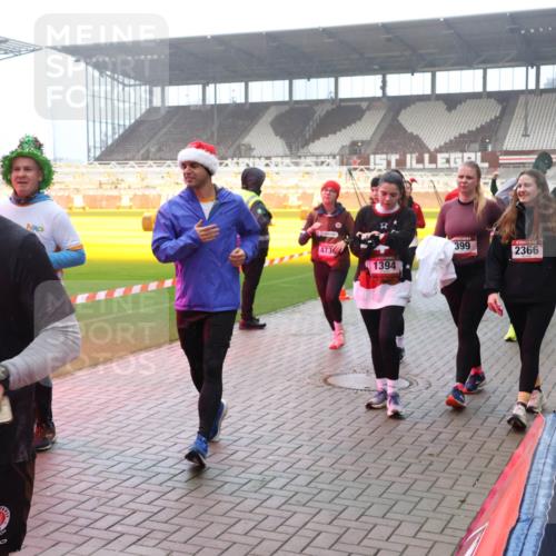 07.12.2025 - St. Pauli X-Mass-Run No. 15 Luisa Fischer http://msf.ph/oto/9379505 07.12.2025 10:06:47 Ziel 0161, 3, 2894, 1910, 399, 473, 2366, 1394, 34, 127, 148, 150, 180, 187, 424, 468, 562, 676, 805, 834, 893, 967, 969, 1119, 1369, 1479, 1480, 1788, 1832, 1937, 1946, 2756, 2757, 2894, 2968, 3093, 3172, 3196, 3213, 3232, 3330, 3534, 3535, 3536, 3537, 3812, 3814, 3857, 3859, 3970, 3971, 4235, 4236, 4237, 4246, 4251, 4459, 4657, 4665, 4670, 4672, 4676, 4677, 4736, 4739 meine-sportfotos.de