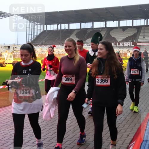 07.12.2025 - St. Pauli X-Mass-Run No. 15 Luisa Fischer http://msf.ph/oto/9379528 07.12.2025 10:06:50 Ziel 1394, 399, 2366, 3877, 19, 34, 127, 148, 150, 180, 187, 424, 468, 562, 676, 805, 834, 893, 967, 969, 1119, 1369, 1479, 1480, 1788, 1832, 1937, 1946, 2756, 2757, 2894, 2968, 3093, 3172, 3196, 3213, 3232, 3330, 3333, 3534, 3535, 3536, 3537, 3812, 3814, 3857, 3859, 3970, 3971, 4235, 4236, 4237, 4246, 4251, 4459, 4657, 4665, 4670, 4672, 4676, 4677, 4736, 4739 meine-sportfotos.de