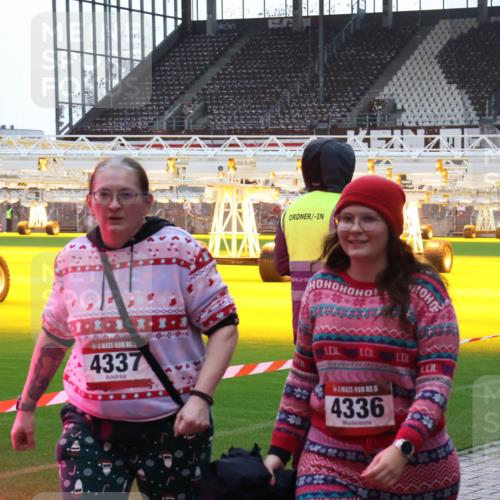 07.12.2025 - St. Pauli X-Mass-Run No. 15 Luisa Fischer http://msf.ph/oto/9379535 07.12.2025 10:35:23 Ziel 4337, 15, 4336, 137, 493, 561, 578, 2353, 2406, 2422, 2857, 2863, 3389, 3390, 4147, 4149, 4276, 4277, 4309, 4310, 4316, 4317, 4336, 4337, 4443, 4772, 4776, 4778, 4779 meine-sportfotos.de