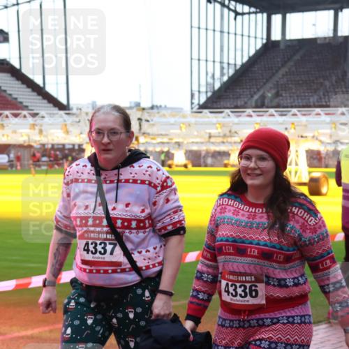 07.12.2025 - St. Pauli X-Mass-Run No. 15 Luisa Fischer http://msf.ph/oto/9379541 07.12.2025 10:35:24 Ziel 4337, 15, 4336, 137, 493, 561, 578, 2353, 2406, 2422, 2857, 2863, 3389, 3390, 4147, 4149, 4276, 4277, 4309, 4310, 4316, 4317, 4336, 4337, 4443, 4772, 4776, 4778, 4779 meine-sportfotos.de