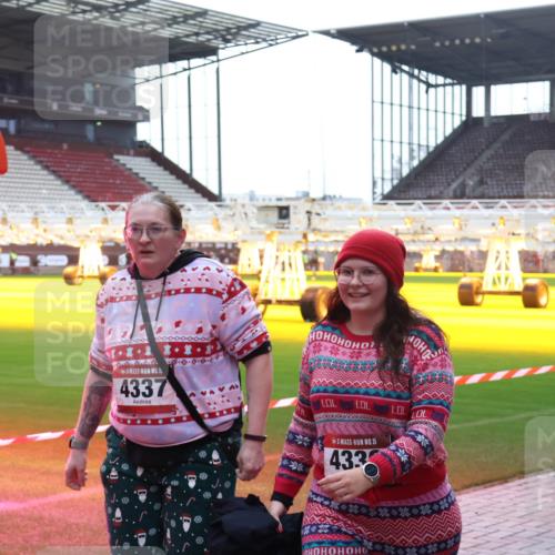 07.12.2025 - St. Pauli X-Mass-Run No. 15 Luisa Fischer http://msf.ph/oto/9379544 07.12.2025 10:35:24 Ziel 000000000, 15, 4337, 15, 433, 137, 493, 561, 578, 2353, 2406, 2422, 2857, 2863, 3389, 3390, 4147, 4149, 4276, 4277, 4309, 4310, 4316, 4317, 4336, 4337, 4443, 4772, 4776, 4778, 4779 meine-sportfotos.de