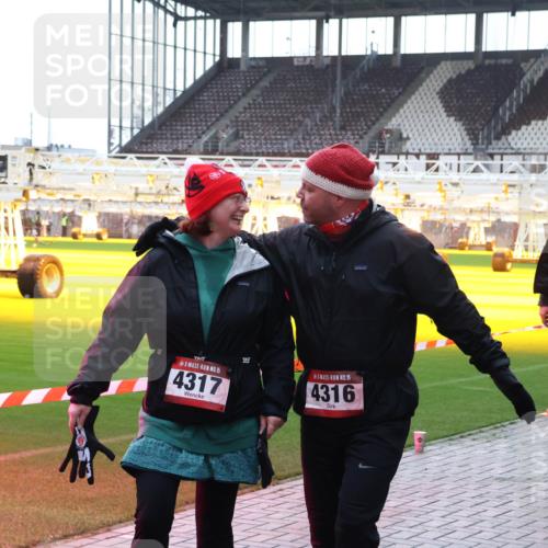 07.12.2025 - St. Pauli X-Mass-Run No. 15 Luisa Fischer http://msf.ph/oto/9379556 07.12.2025 10:35:26 Ziel 15, 4317, 15, 4316, 339, 137, 493, 561, 578, 2353, 2406, 2422, 2857, 2863, 3224, 3389, 3390, 3721, 4147, 4149, 4276, 4277, 4309, 4310, 4316, 4317, 4336, 4337, 4443, 4772, 4776, 4778, 4779 meine-sportfotos.de