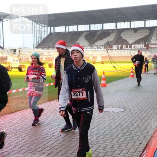 07.12.2025 - St. Pauli X-Mass-Run No. 15 Luisa Fischer http://msf.ph/oto/9379558 07.12.2025 10:06:53 Ziel 1946, 15, 3877, 4657, 34, 127, 148, 150, 180, 187, 424, 468, 562, 805, 834, 893, 967, 969, 1119, 1369, 1479, 1480, 1788, 1832, 1937, 1946, 2129, 2757, 2894, 2968, 3093, 3172, 3196, 3213, 3232, 3330, 3333, 3534, 3535, 3536, 3537, 3812, 3814, 3857, 3859, 3970, 3971, 4235, 4236, 4237, 4246, 4251, 4459, 4657, 4665, 4670, 4672, 4676, 4677, 4735, 4736, 4738, 4739 meine-sportfotos.de