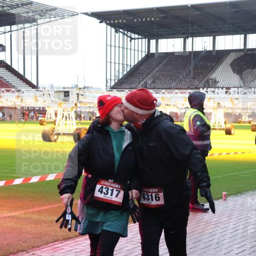 07.12.2025 - St. Pauli X-Mass-Run No. 15 Luisa Fischer http://msf.ph/oto/9379562 07.12.2025 10:35:27 Ziel 15, 4317, 15, 4316, 339, 338, 137, 493, 561, 578, 2353, 2406, 2422, 2857, 2863, 3224, 3389, 3390, 3721, 4147, 4149, 4276, 4277, 4309, 4310, 4316, 4317, 4336, 4337, 4443, 4772, 4776, 4778, 4779 meine-sportfotos.de
