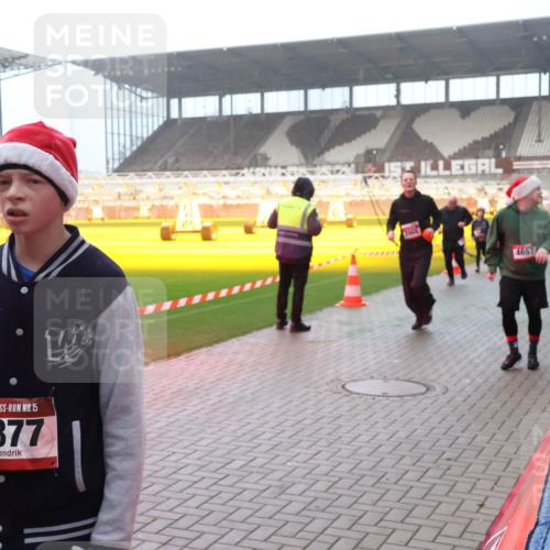 07.12.2025 - St. Pauli X-Mass-Run No. 15 Luisa Fischer http://msf.ph/oto/9379569 07.12.2025 10:06:54 Ziel 18, 15, 3877, 4657, 34, 127, 148, 150, 180, 187, 468, 562, 805, 893, 967, 969, 1007, 1119, 1369, 1479, 1480, 1788, 1832, 1937, 1946, 2129, 2894, 2968, 3093, 3172, 3196, 3213, 3232, 3330, 3333, 3534, 3535, 3536, 3537, 3812, 3814, 3857, 3859, 3970, 3971, 4235, 4236, 4237, 4246, 4251, 4459, 4657, 4665, 4670, 4672, 4676, 4677, 4735, 4736, 4738, 4739 meine-sportfotos.de