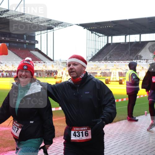 07.12.2025 - St. Pauli X-Mass-Run No. 15 Luisa Fischer http://msf.ph/oto/9379570 07.12.2025 10:35:28 Ziel 4, 1, 5, 1317, 15, 4316, 339, 3389, 137, 493, 561, 578, 2353, 2406, 2422, 2857, 2863, 3224, 3721, 4147, 4149, 4276, 4277, 4309, 4310, 4316, 4317, 4336, 4337, 4443, 4595, 4772, 4776, 4778, 4779 meine-sportfotos.de