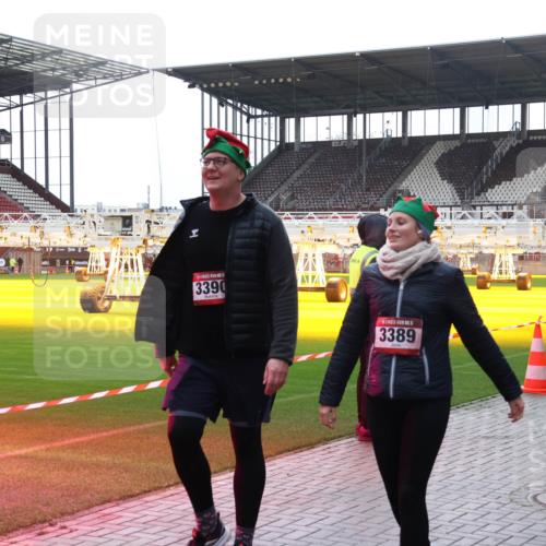 07.12.2025 - St. Pauli X-Mass-Run No. 15 Luisa Fischer http://msf.ph/oto/9379582 07.12.2025 10:35:30 Ziel 3390, 3389, 137, 57, 137, 493, 561, 578, 998, 1100, 1365, 2353, 2406, 2422, 2857, 2863, 3224, 3721, 4147, 4149, 4276, 4277, 4309, 4310, 4316, 4317, 4336, 4337, 4443, 4595, 4772, 4776, 4778, 4779 meine-sportfotos.de
