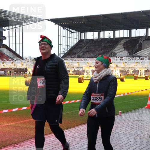 07.12.2025 - St. Pauli X-Mass-Run No. 15 Luisa Fischer http://msf.ph/oto/9379584 07.12.2025 10:35:30 Ziel 339, 3389, 137, 57, 137, 493, 561, 578, 998, 1100, 1365, 2353, 2406, 2422, 2857, 2863, 3224, 3721, 4147, 4149, 4276, 4277, 4309, 4310, 4316, 4317, 4336, 4337, 4443, 4595, 4772, 4776, 4778, 4779 meine-sportfotos.de