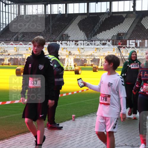 07.12.2025 - St. Pauli X-Mass-Run No. 15 Luisa Fischer http://msf.ph/oto/9379598 07.12.2025 10:35:33 Ziel 137, 578, 4309, 77, 4276, 137, 493, 561, 578, 998, 1100, 1365, 2353, 2406, 2422, 2857, 2863, 3224, 3721, 4147, 4149, 4276, 4277, 4309, 4310, 4443, 4595, 4772, 4776, 4778, 4779 meine-sportfotos.de