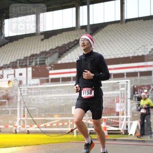 07.12.2025 - St. Pauli X-Mass-Run No. 15 Patografie http://msf.ph/oto/9379609 07.12.2025 10:14:22 Ziel 174, 352, 1158, 2564, 2617, 2618, 2864, 4489, 4545 meine-sportfotos.de