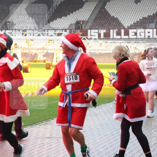 07.12.2025 - St. Pauli X-Mass-Run No. 15 Luisa Fischer http://msf.ph/oto/9379641 07.12.2025 11:11:51 Ziel 15, 25, 15, 15, 1568, 1518, 1707, 161, 48, 171, 182, 190, 411, 660, 667, 669, 689, 690, 697, 698, 777, 787, 788, 812, 815, 817, 832, 841, 909, 1145, 1146, 1147, 1309, 1321, 1518, 1519, 1557, 1565, 1568, 1589, 1619, 1707, 1711, 1714, 1767, 1770, 2258, 2742, 4801, 4805, 4806, 4810, 4813, 5005, 5006 meine-sportfotos.de
