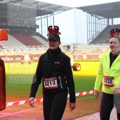 07.12.2025 - St. Pauli X-Mass-Run No. 15 Luisa Fischer http://msf.ph/oto/9379643 07.12.2025 10:07:07 Ziel 15, 3213, 15, 3232, 34, 150, 187, 217, 366, 562, 867, 893, 972, 975, 1007, 1103, 1119, 1369, 1479, 1480, 1505, 1735, 1736, 1832, 1937, 1946, 2129, 3189, 3213, 3232, 3330, 3333, 3534, 3535, 3536, 3537, 3970, 3971, 4354, 4459, 4657, 4665, 4672, 4677, 4735, 4736, 4738, 4739 meine-sportfotos.de