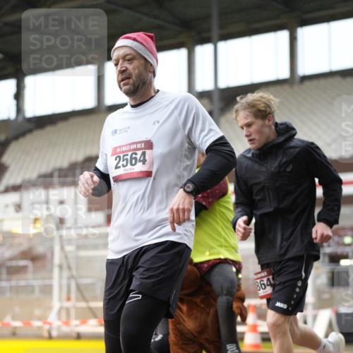 07.12.2025 - St. Pauli X-Mass-Run No. 15 Patografie http://msf.ph/oto/9379661 07.12.2025 10:14:27 Ziel 352, 1158, 2564, 2617, 2618, 2864, 4489, 4508, 4545 meine-sportfotos.de