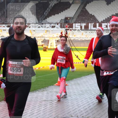 07.12.2025 - St. Pauli X-Mass-Run No. 15 Luisa Fischer http://msf.ph/oto/9379665 07.12.2025 10:35:53 Ziel 4595, 15, 4595, 4463, 4443, 4779, 139, 998, 561, 998, 1100, 1365, 1822, 2353, 2406, 2422, 2857, 2863, 3224, 3721, 4034, 4147, 4149, 4443, 4595, 4772, 4776, 4778, 4779 meine-sportfotos.de