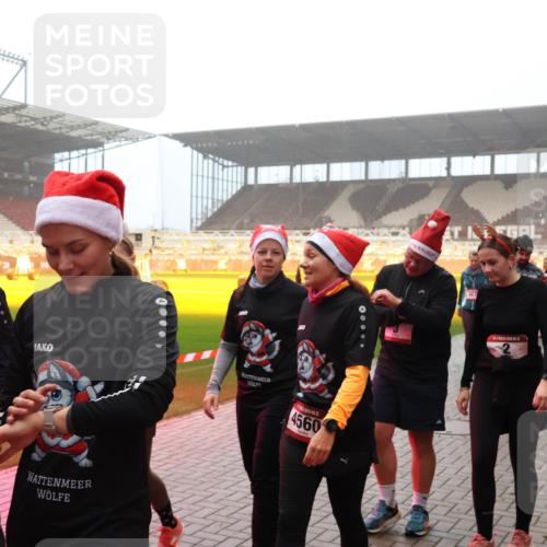 07.12.2025 - St. Pauli X-Mass-Run No. 15 Luisa Fischer http://msf.ph/oto/9379685 07.12.2025 10:07:26 Ziel 4560, 150, 217, 366, 421, 792, 867, 972, 975, 1007, 1103, 1505, 1572, 1735, 1736, 2129, 2983, 3189, 3330, 3333, 3414, 3945, 3970, 3971, 4354, 4735, 4738 meine-sportfotos.de