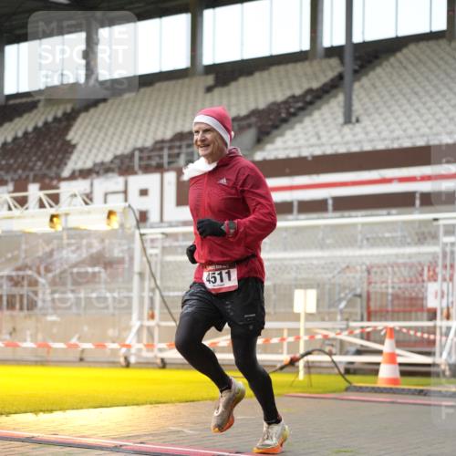 07.12.2025 - St. Pauli X-Mass-Run No. 15 Patografie http://msf.ph/oto/9379688 07.12.2025 10:14:30 Ziel 1158, 2564, 2617, 2618, 2864, 3565, 4508 meine-sportfotos.de