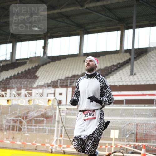 07.12.2025 - St. Pauli X-Mass-Run No. 15 Patografie http://msf.ph/oto/9379710 07.12.2025 10:14:33 Ziel 1158, 2564, 2617, 2618, 2864, 3481, 3565, 4508 meine-sportfotos.de