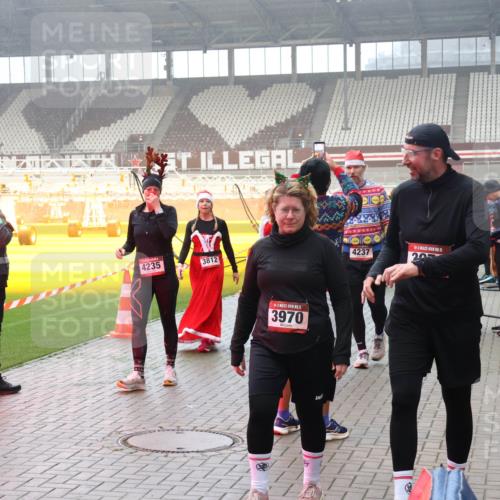 07.12.2025 - St. Pauli X-Mass-Run No. 15 Luisa Fischer http://msf.ph/oto/9379714 07.12.2025 10:07:30 Ziel 15, 867, 4235, 3812, 3970, 4237, 5, 20, 150, 217, 256, 265, 272, 366, 421, 517, 657, 685, 792, 867, 972, 975, 1007, 1103, 1187, 1234, 1505, 1572, 1735, 1736, 2129, 2983, 3189, 3330, 3333, 3414, 3945, 3970, 3971, 4354, 4735, 4738 meine-sportfotos.de