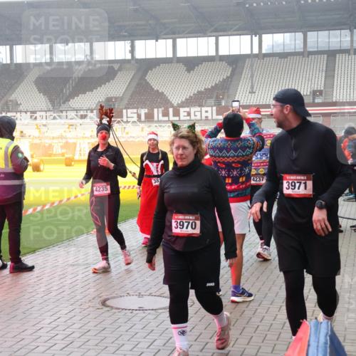 07.12.2025 - St. Pauli X-Mass-Run No. 15 Luisa Fischer http://msf.ph/oto/9379716 07.12.2025 10:07:30 Ziel 867, 1, 4235, 38, 3970, 4237, 5, 3971, 150, 217, 256, 265, 272, 366, 421, 517, 657, 685, 792, 867, 972, 975, 1007, 1103, 1187, 1234, 1505, 1572, 1735, 1736, 2129, 2983, 3189, 3330, 3333, 3414, 3945, 3970, 3971, 4354, 4735, 4738 meine-sportfotos.de