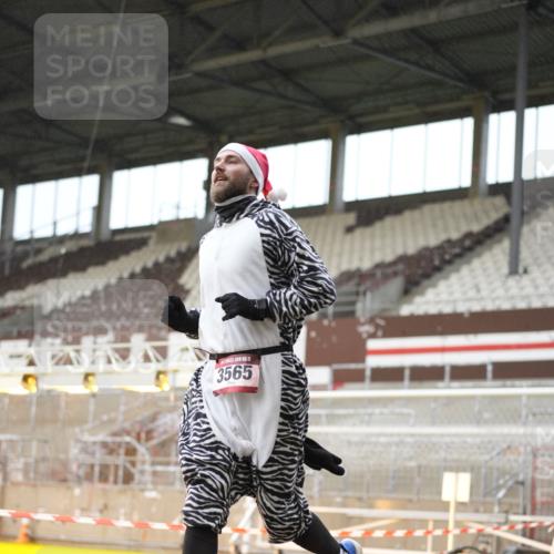 07.12.2025 - St. Pauli X-Mass-Run No. 15 Patografie http://msf.ph/oto/9379723 07.12.2025 10:14:33 Ziel 1158, 2564, 2617, 2618, 2864, 3481, 3565, 4508 meine-sportfotos.de